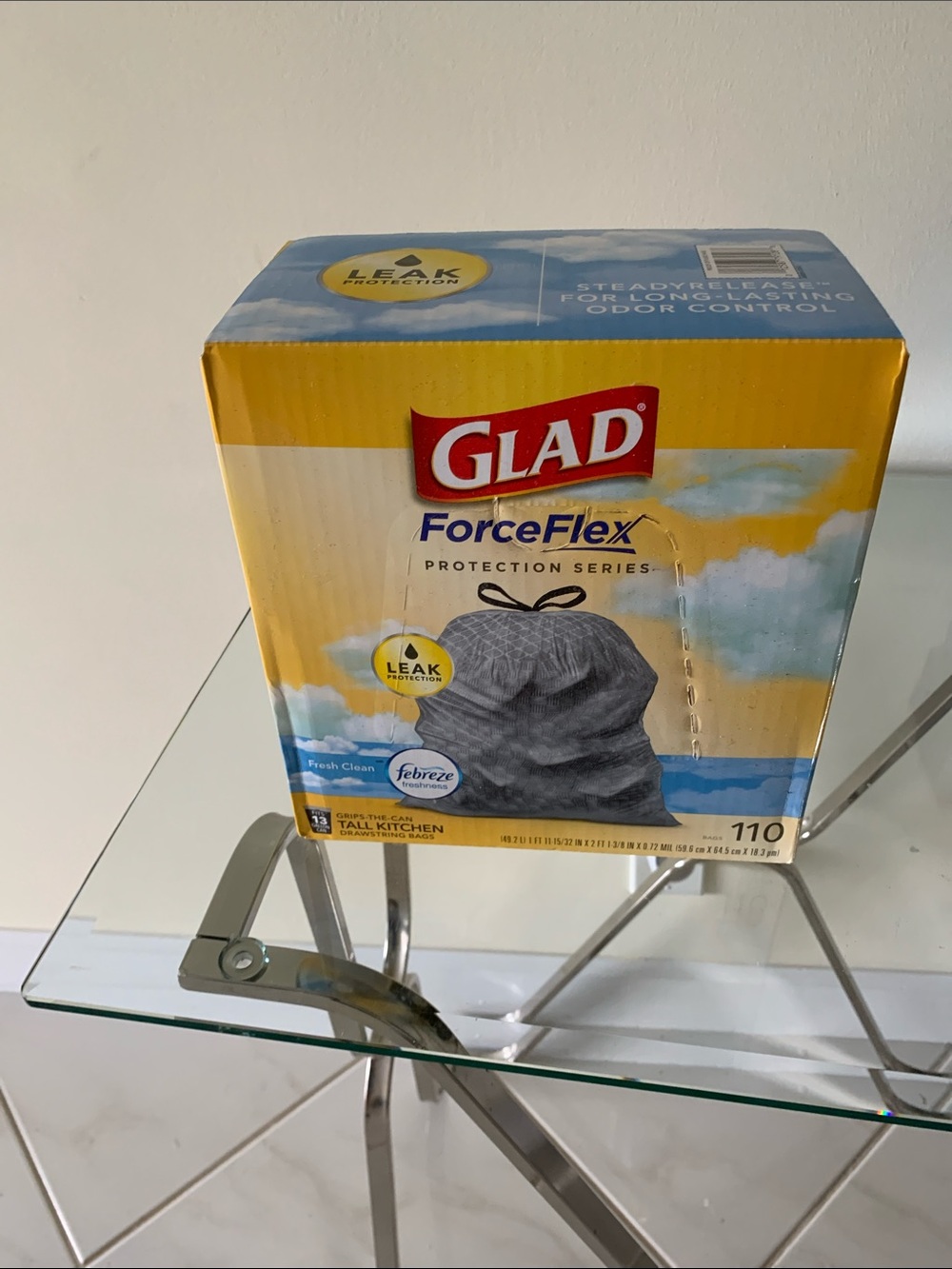 Glade ForceFlex Trash Bags — Yellow & Blue Packaging, Gray Bag Image